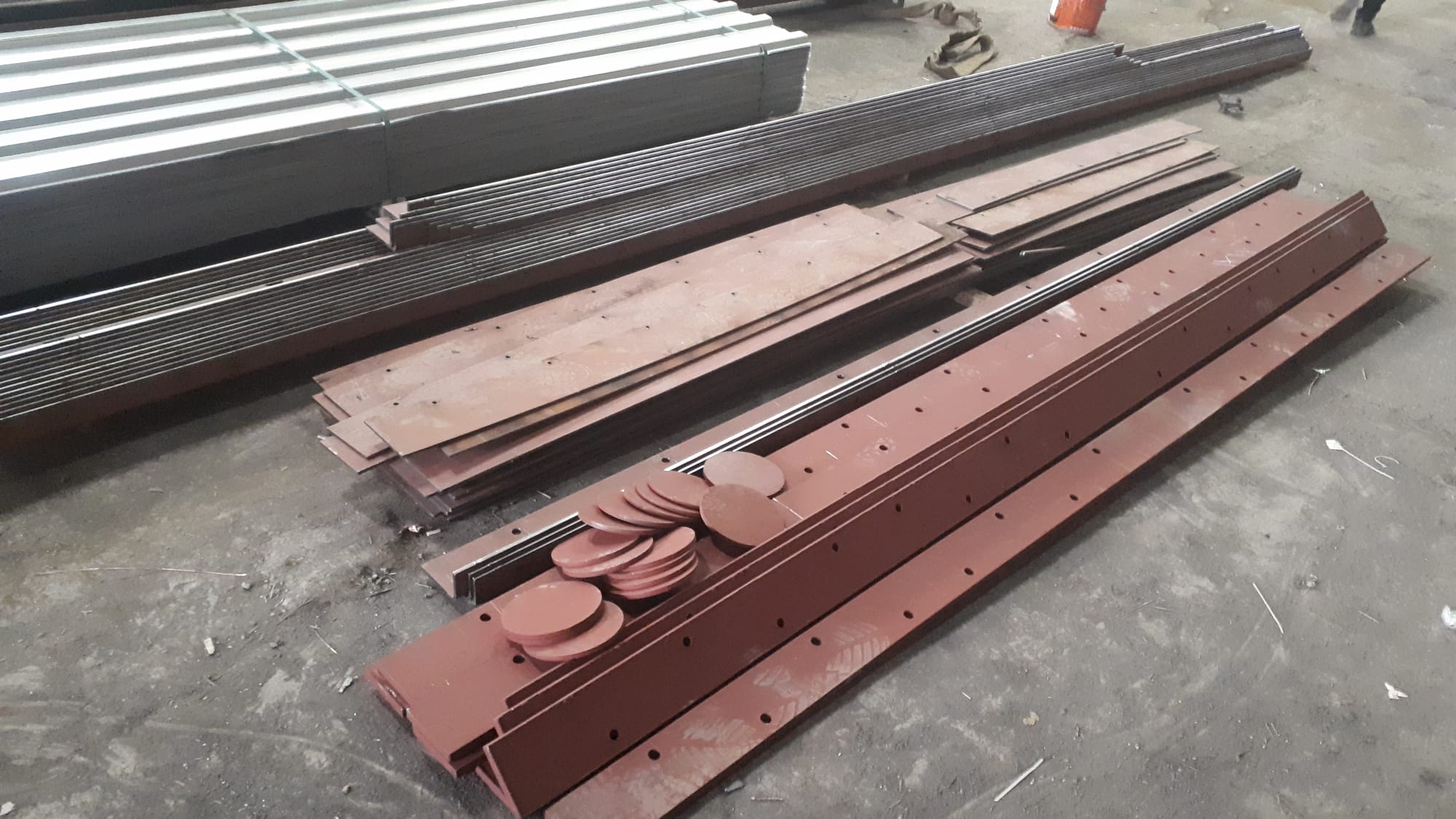 SUBMERSIBLE PONTOON PRODUCTION AND SUPPLY FOR LATINA PICTURES 4