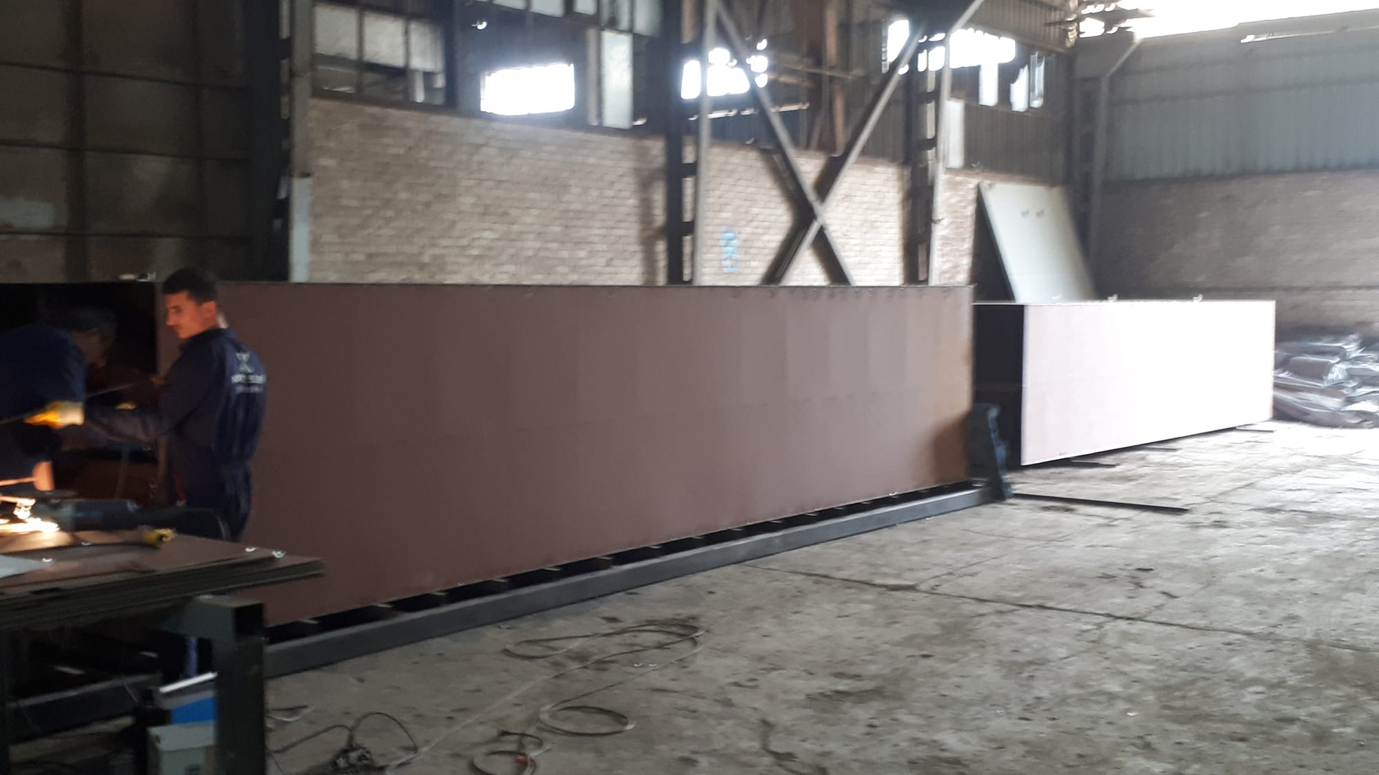 SUBMERSIBLE PONTOON PRODUCTION AND SUPPLY FOR LATINA PICTURES 17