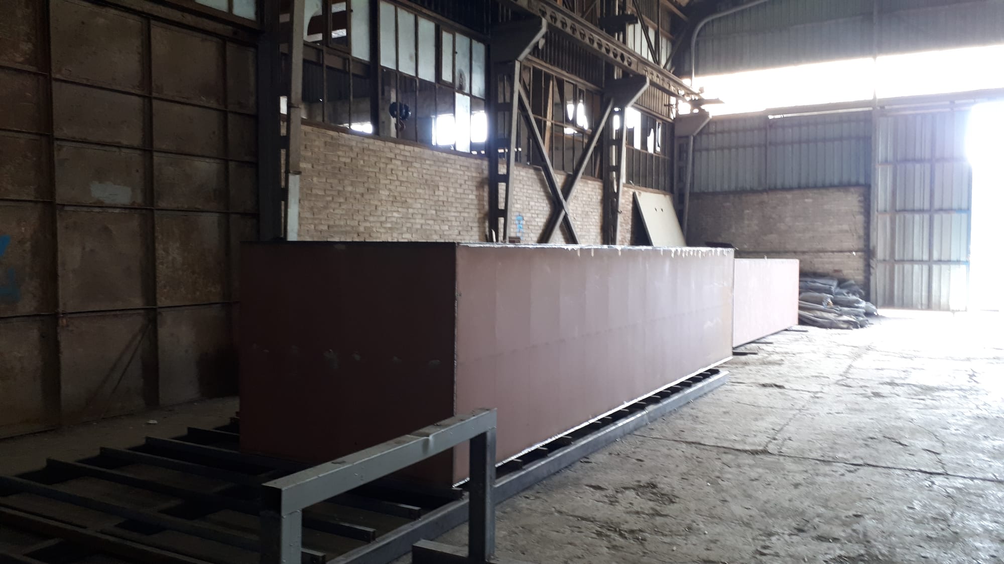 SUBMERSIBLE PONTOON PRODUCTION AND SUPPLY FOR LATINA PICTURES 23