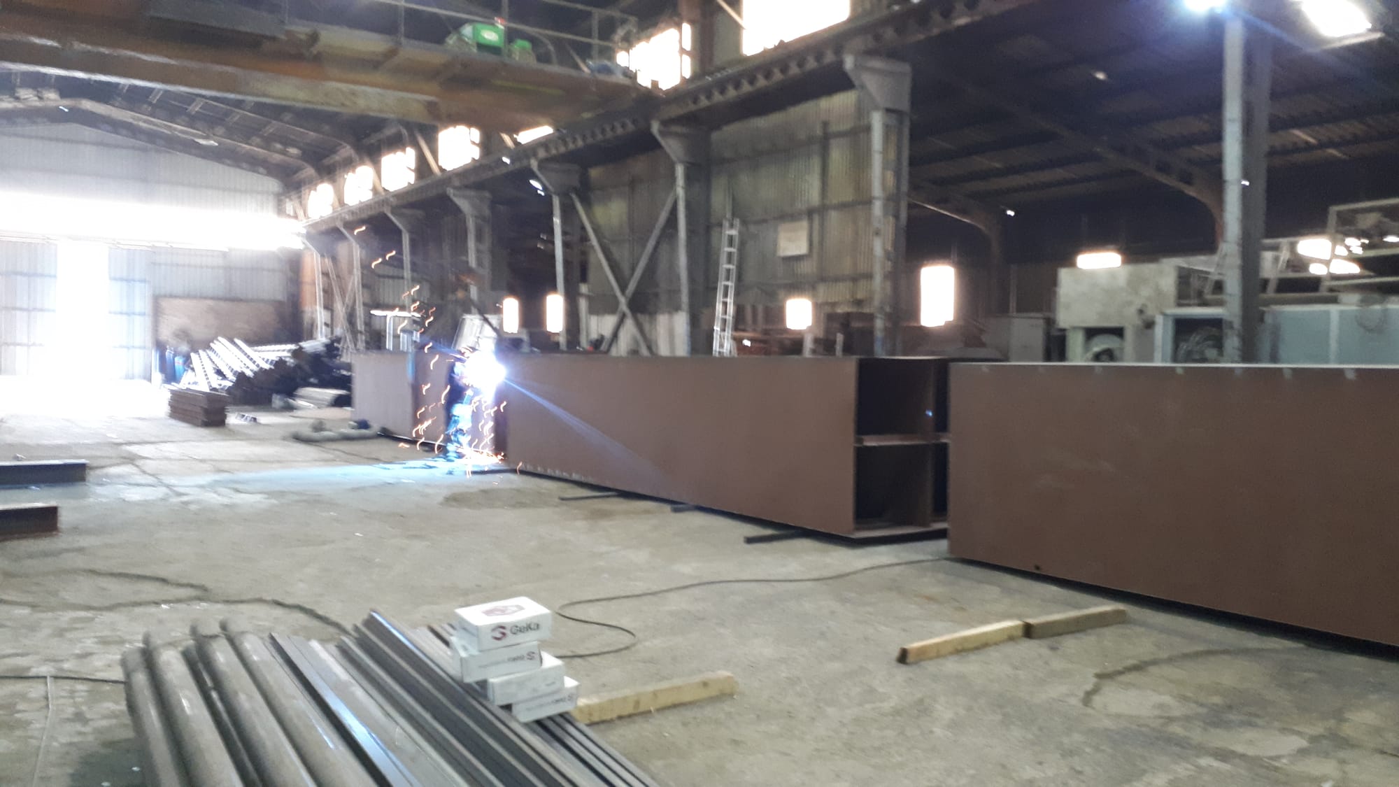 SUBMERSIBLE PONTOON PRODUCTION AND SUPPLY FOR LATINA PICTURES 24