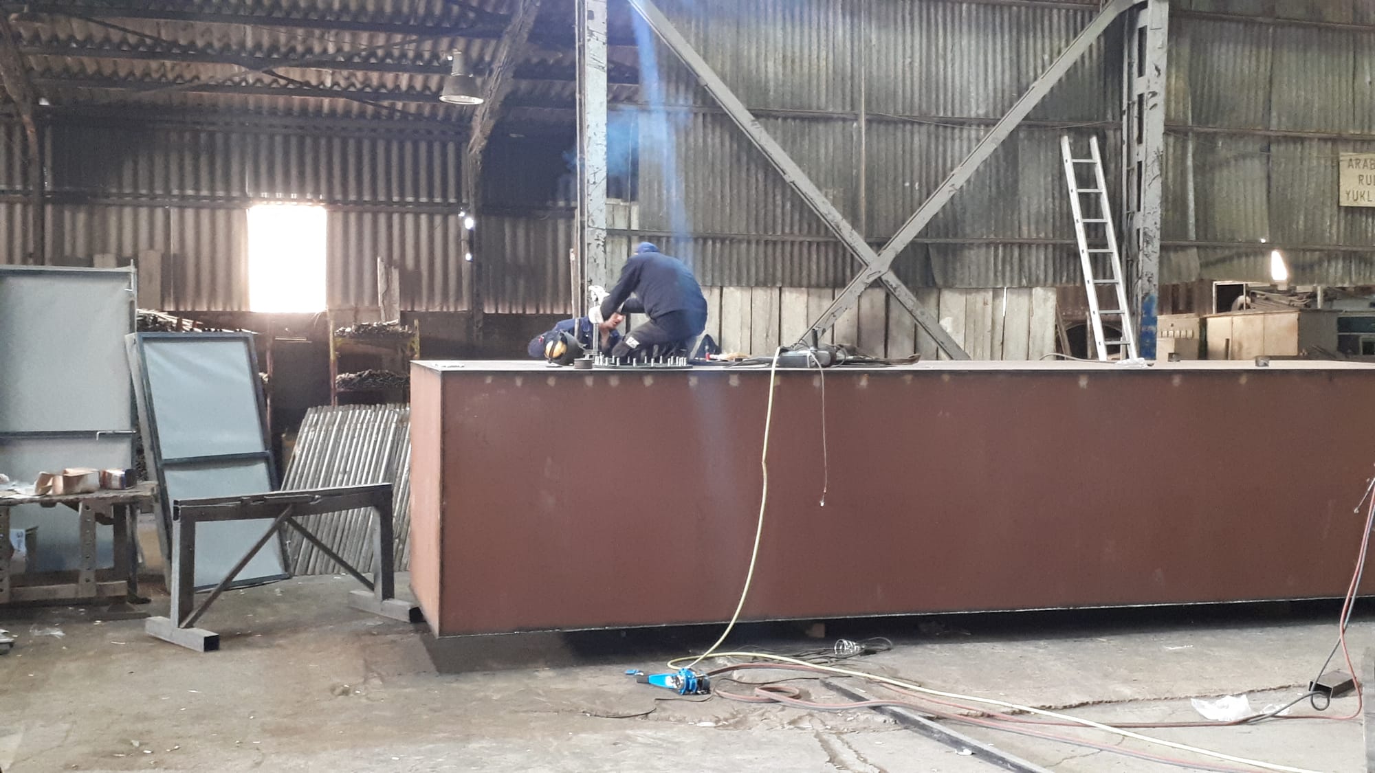 SUBMERSIBLE PONTOON PRODUCTION AND SUPPLY FOR LATINA PICTURES 35