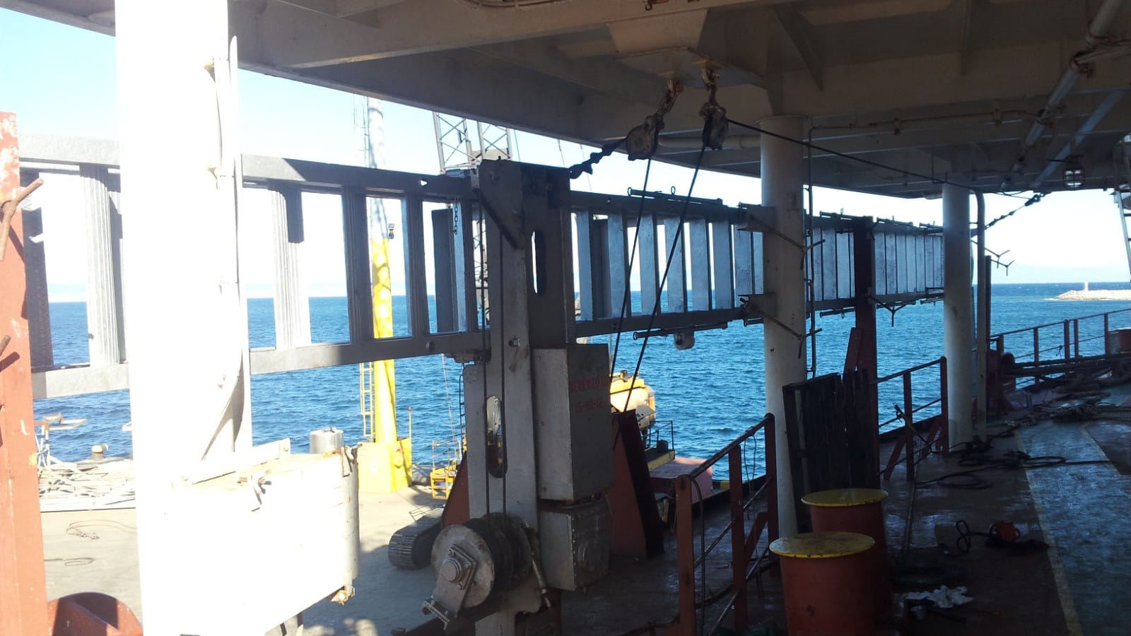 M/V Nord Maru: gangway repair during cargo discharge 8