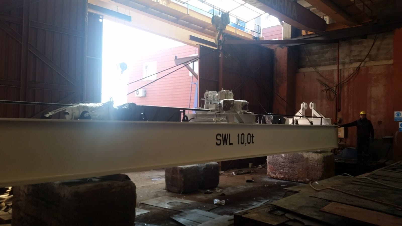 M/V Blandine: rebuilding a 10-tonne monorail provision crane 7